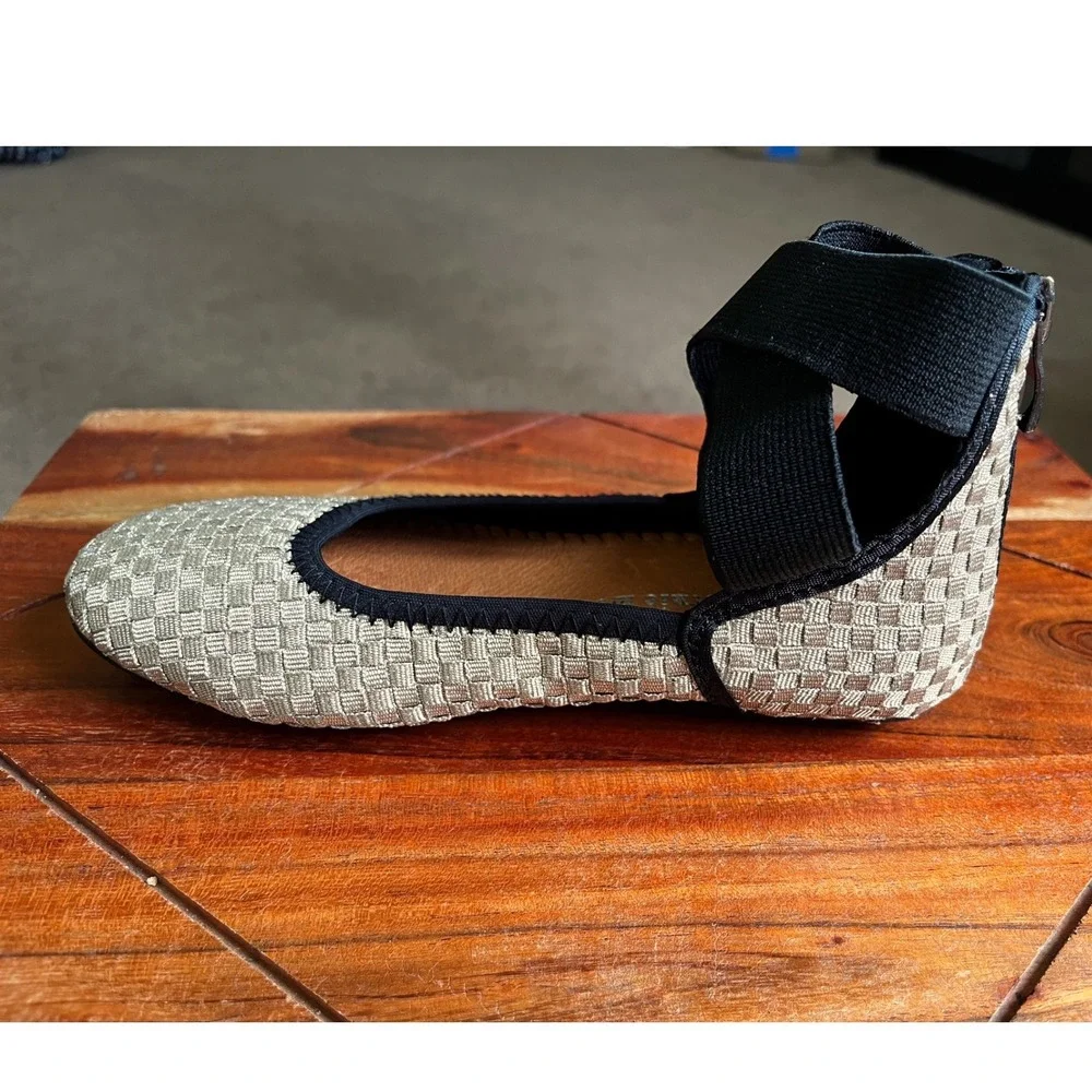 Bernie Mev Kids Woven Metallic Champagne Ankle Strap Ballet Flats Size 31/US 13